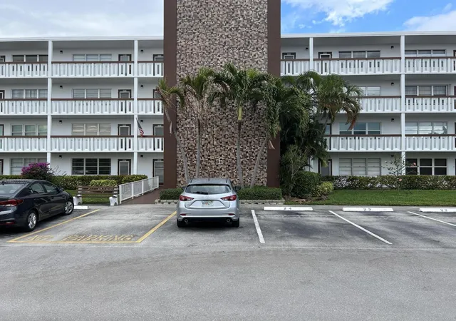 Photo 2 of Condo for sale at 4053 Harwood E #4053, Deerfield Beach, FL 33442 | MLS# B26052741 | Listing updated on 2026-09-23