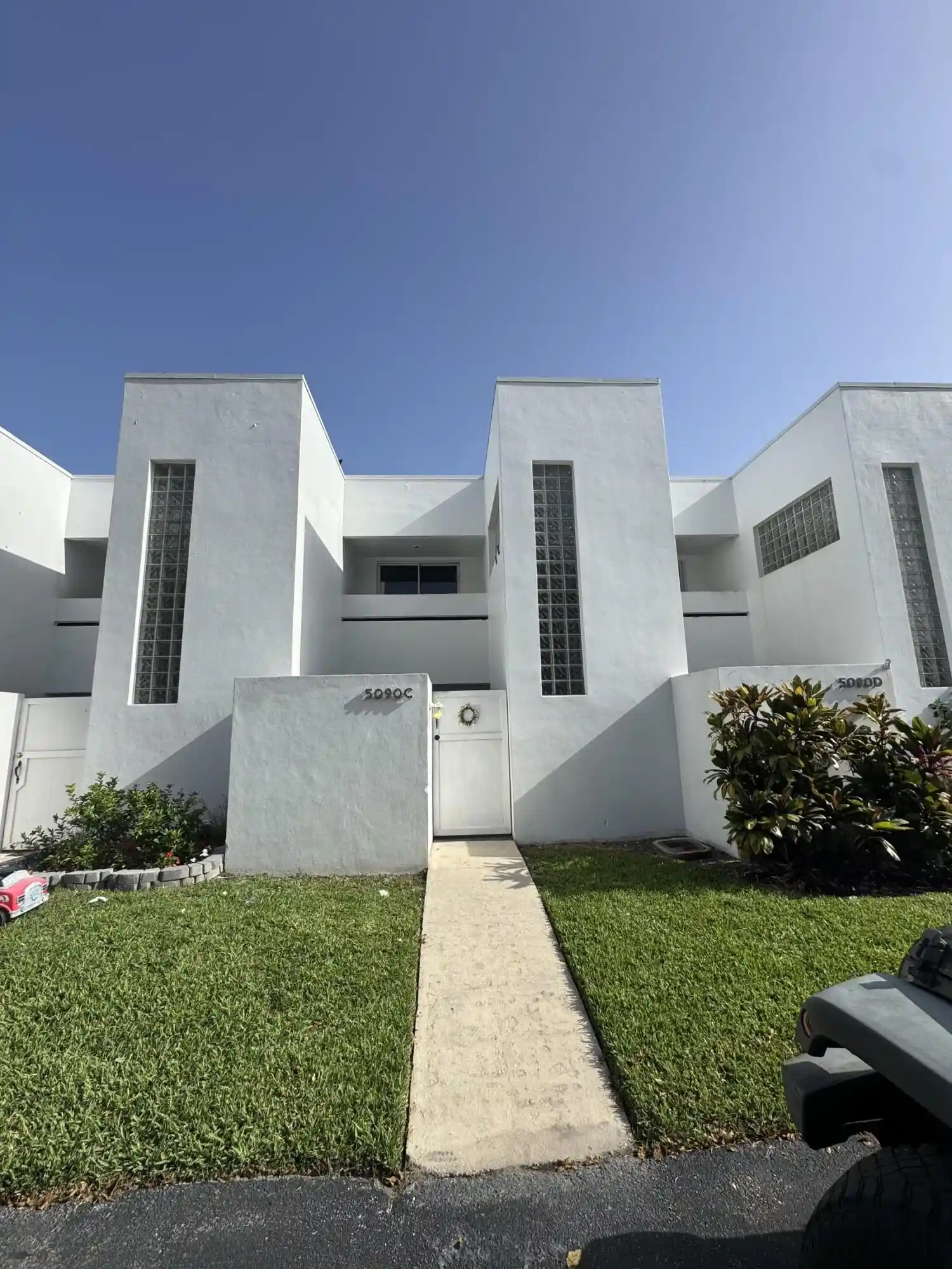 Photo 1 of Townhouse for sale at 5090 Elmhurst Rd #C, West Palm Beach, FL 33417 | MLS# B26052843 | Listing updated on 2026-10-30