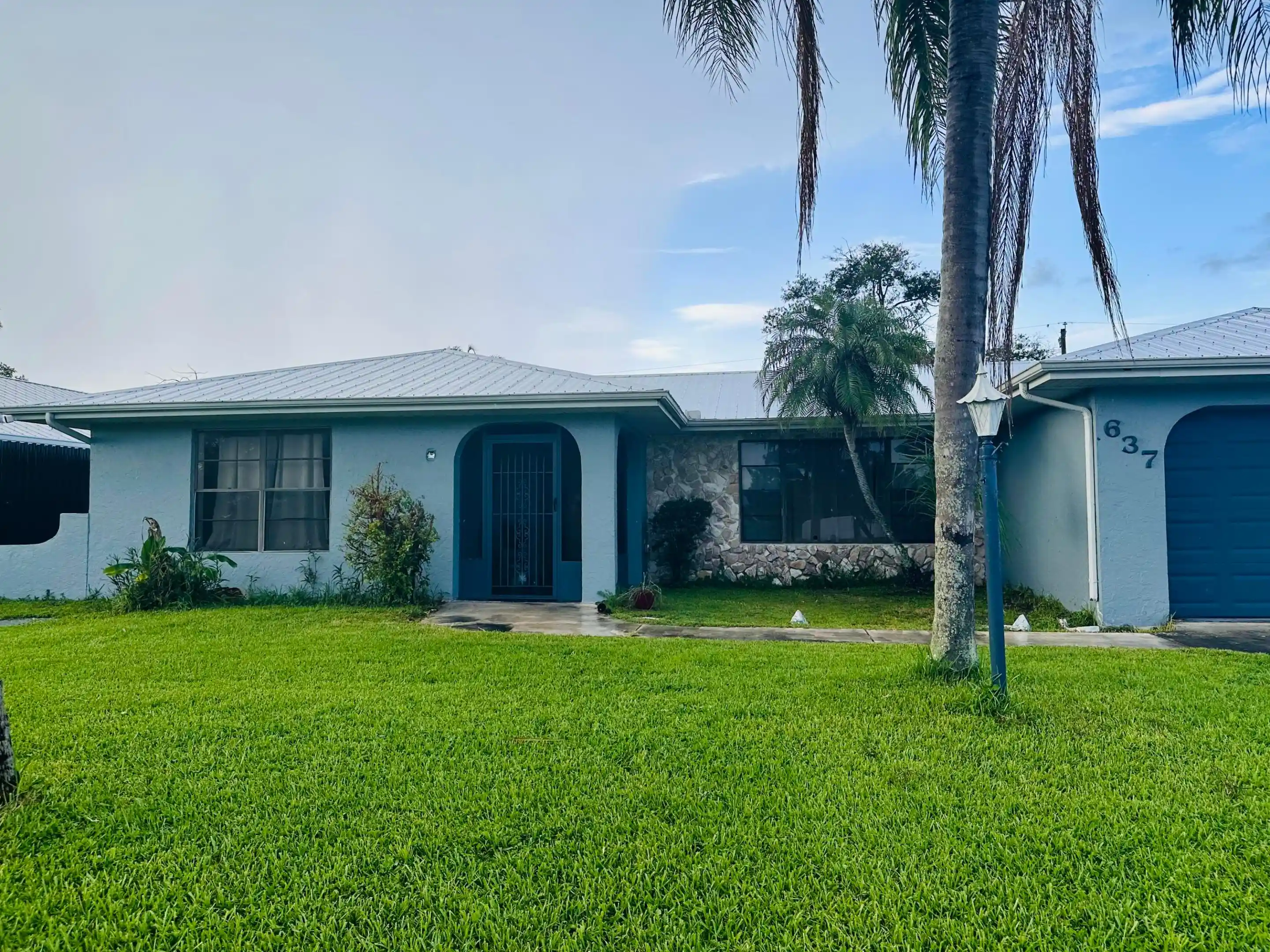 Photo 1 of Single family home for sale at 637 Se Thornhill Dr, Port Saint Lucie, FL 34983 | MLS# B26052921 | Listing updated on 2026-10-26