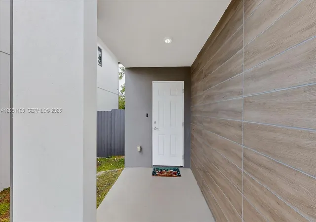 4th image of 205 Nw 12Th Ct, Florida City, FL 33034 | MLS# A12051160