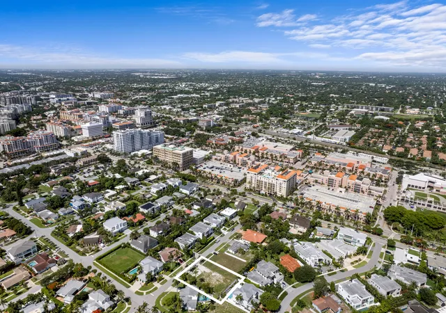 Photo 1 of Sale Pending at 275 Ne 4th Street, Boca Raton, FL 33432 | MLS# B26052955 | Listing updated on 2026-10-01