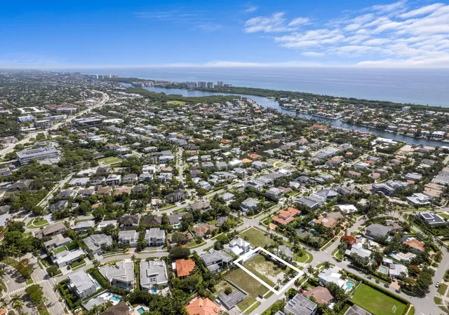 Photo 3 of Sale Pending at 275 Ne 4th Street, Boca Raton, FL 33432 | MLS# B26052955 | Listing updated on 2026-10-01