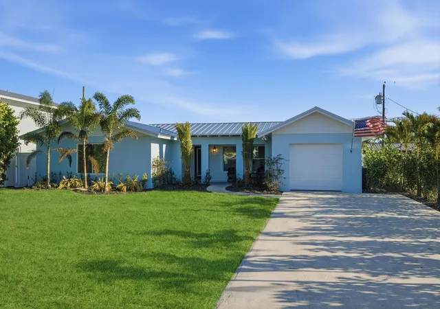 Photo 2 of Sale Pending at 5216 Se Orange St, Stuart, FL 34997 | MLS# B26052979 | Listing updated on 2026-10-08