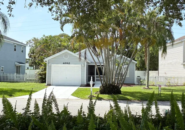 2nd image of 4692 Lakeside Cir, West Palm Beach, FL 33417 | MLS# B26053066