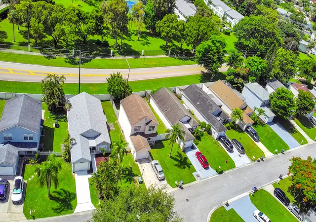 39th image of 4692 Lakeside Cir, West Palm Beach, FL 33417 | MLS# B26053066