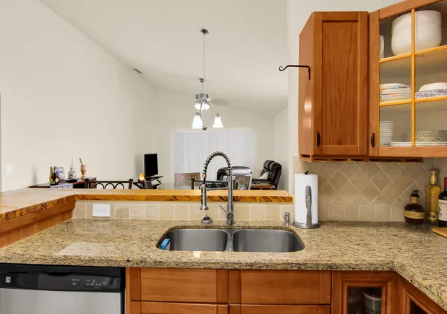 5th image of 4692 Lakeside Cir, West Palm Beach, FL 33417 | MLS# B26053066