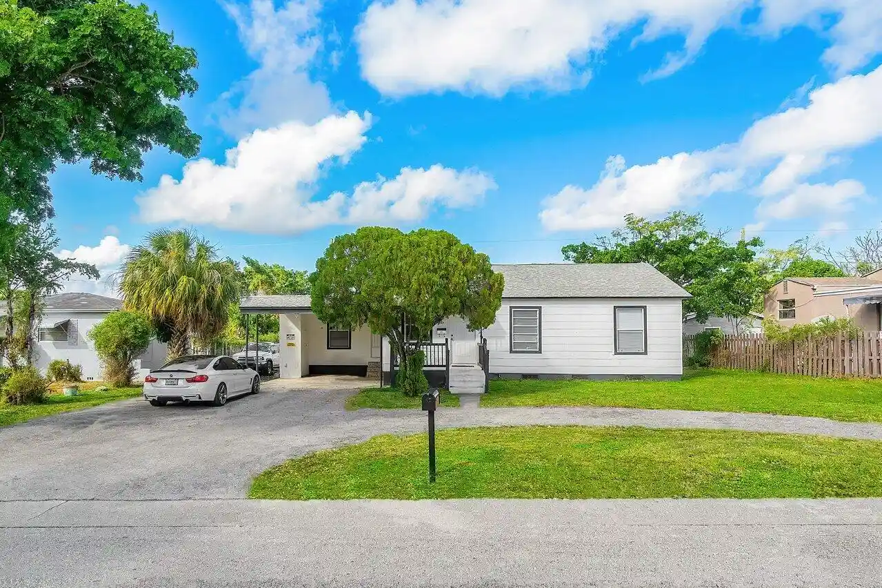 Photo 1 of Sale Pending at 921 43rd Street, West Palm Beach, FL 33407 | MLS# B26053083 | Listing updated on 2026-10-28