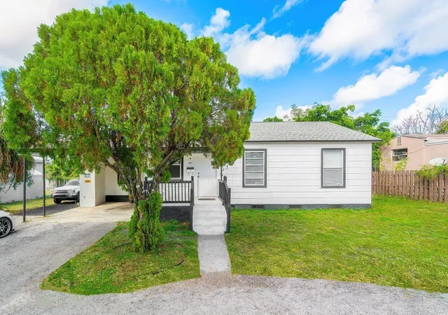 Photo 2 of Sale Pending at 921 43rd Street, West Palm Beach, FL 33407 | MLS# B26053083 | Listing updated on 2026-10-08