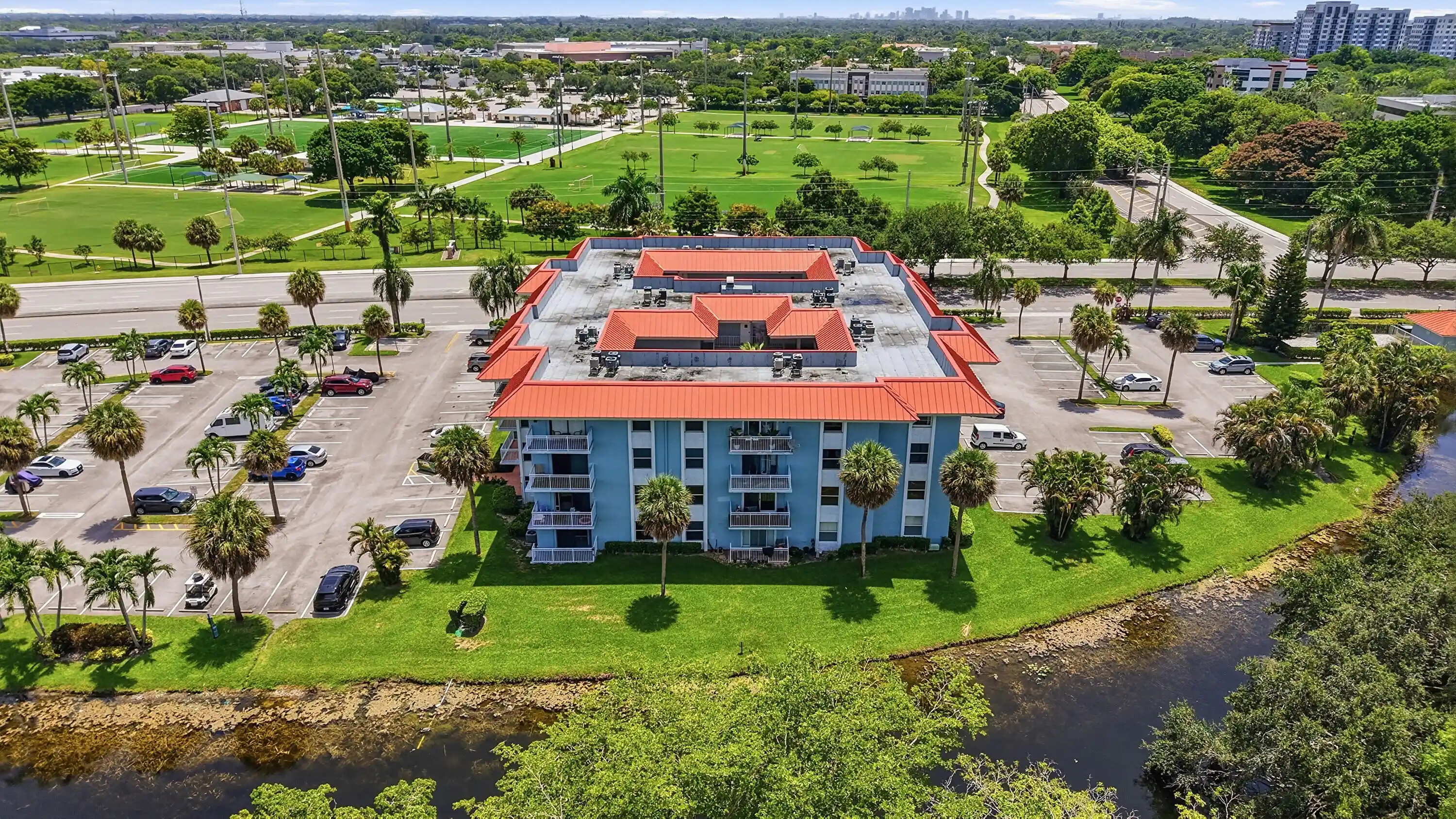 Listing Photo 1 - Condo for sale in 505 S Pine Island Rd located at 505 S Pine Island Rd, Plantation, FL 33324 - Unit #B310