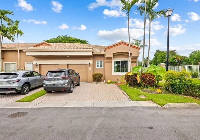 Photo 2 of Single family home for sale at 10156 Lombardy Dr, Tamarac, FL 33321 | MLS# B26053228 | Listing updated on 2026-09-24