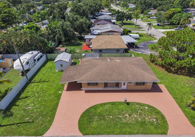 Photo 2 of Single family home for sale at 2100 N 57th Avenue, Hollywood, FL 33021 | MLS# B26053296 | Listing updated on 2026-09-23