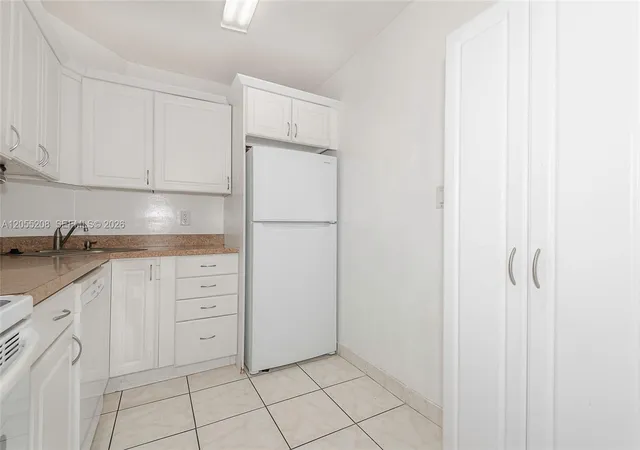 2nd image of 3101 Oakland Shores Dr #H105, Oakland Park, FL 33309 | MLS# A12055208