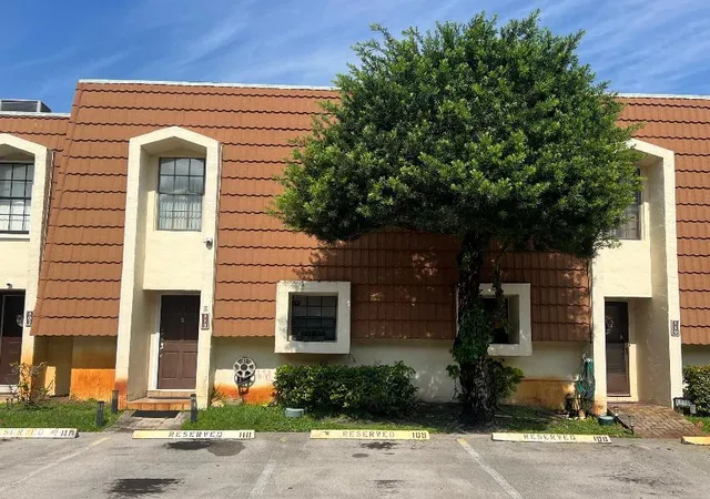 Photo 1 of Townhouse for sale at 113 Nw 115th Terrace, Plantation, FL 33325 | MLS# B26053325 | Listing updated on 2026-09-23