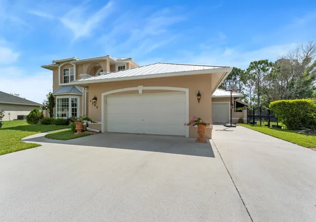 4th image of 5545 Nw Kappa Ct, Port St Lucie, FL 34986 | MLS# B26053367