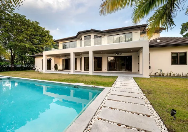 Photo 4 of Single family home for sale at 11200 SW 60th Avenue, Pinecrest, FL 33156 | MLS# A12046693 | Listing updated on 2026-10-31