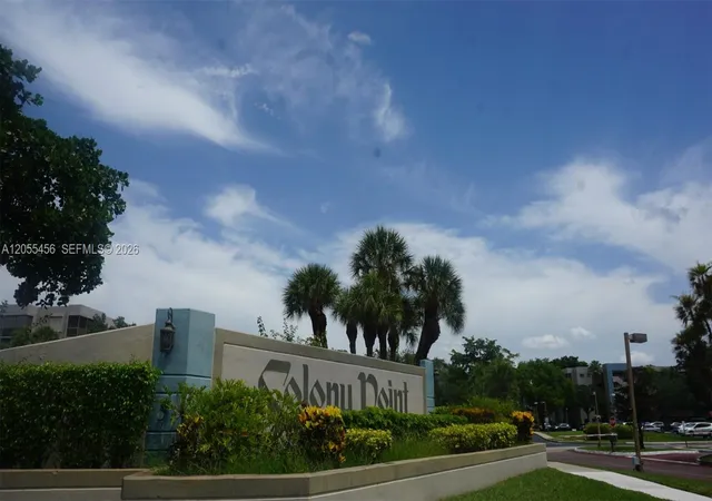 2nd image of 1100 Colony Pt Cir, Pembroke Pines, FL 33026