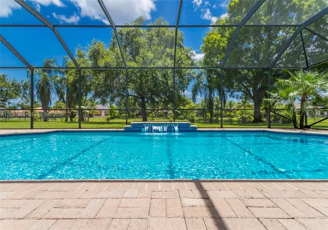 3rd image of 13860 Sw 40Th St, Davie, FL 33330 | MLS# A12054988