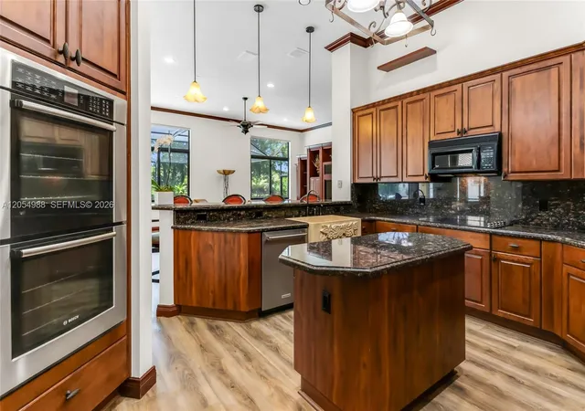 5th image of 13860 Sw 40Th St, Davie, FL 33330 | MLS# A12054988