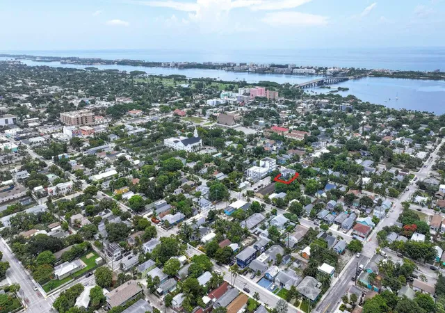 Photo 2 of Multi family home for sale at 301 S M St, Lake Worth Beach, FL 33460 | MLS# B26053634 | Listing updated on 2026-09-24