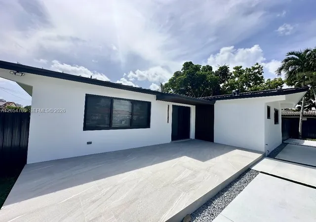 3rd image of 430 Sw 100Th Ave, Sweetwater, FL 33174 | MLS# A12054760