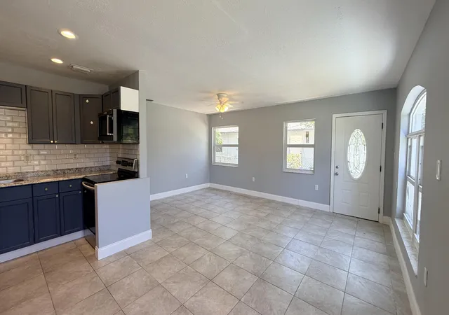 Photo 2 of Single family home for sale at 607 N 19th Street, Fort Pierce, FL 34950 | MLS# B26053684 | Listing updated on 2026-10-08