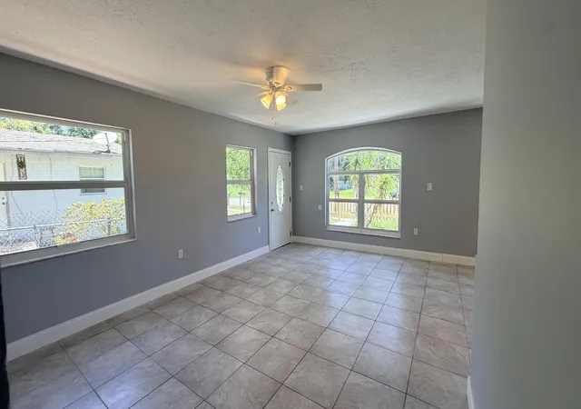 Photo 3 of Single family home for sale at 607 N 19th Street, Fort Pierce, FL 34950 | MLS# B26053684 | Listing updated on 2026-10-08