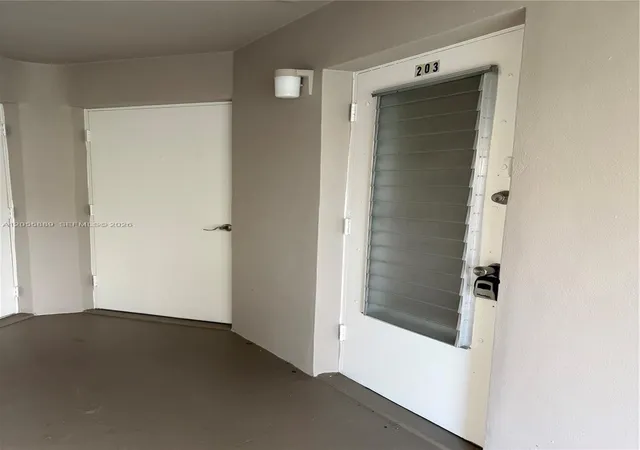 2nd image of 306 S Circle Dr #203, Boynton Beach, FL 33435 | MLS# A12055889