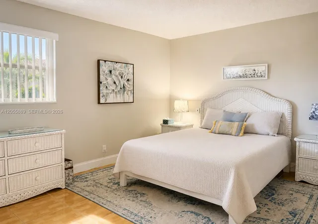 5th image of 306 S Cir Dr, Boynton Beach, FL 33435