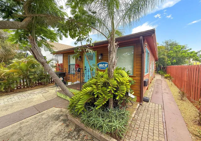 Photo 3 of House for sale at 17 S L St, Lake Worth Beach, FL 33460 | MLS# B26053847 | Listing updated on 2026-09-24