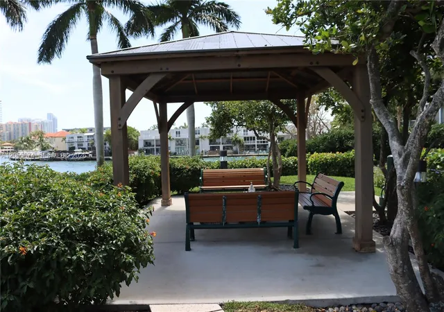 2nd image of 3000 Island Blvd, Aventura, FL 33160