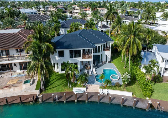 Photo 3 of Single family home for sale at 2530 Ne 31st Court, Lighthouse Point, FL 33064 | MLS# B26053874 | Listing updated on 2026-09-23