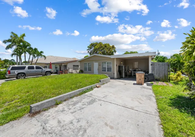 Photo 3 of Single family home for sale at 242 Sw 3rd Street, Deerfield Beach, FL 33441 | MLS# B26053879 | Listing updated on 2026-10-06