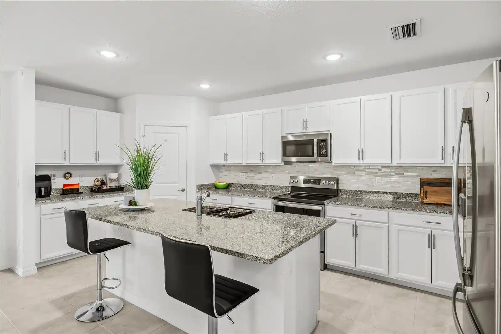 Photo 1 of Single family home for sale at 837 Sw California Blvd, Port Saint Lucie, FL 34953 | MLS# B26053900 | Listing updated on 2026-10-07
