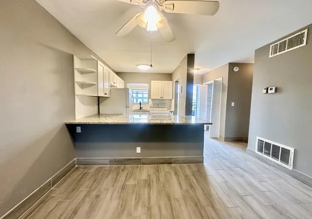 Listing Photo 5 - Condo for sale in building located at 1113 Lake Ter, Boynton Beach, FL 33426 - Unit #107