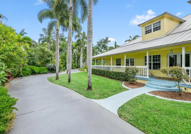 Photo 4 of Sale Pending at 14423 Draft Horse Ln, Wellington, FL 33414 | MLS# B26054198 | Listing updated on 2026-09-21