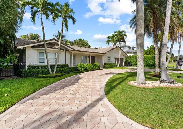 2nd image of 18 Eleuthera Dr, Ocean Ridge, FL 33435 | MLS# A12056440