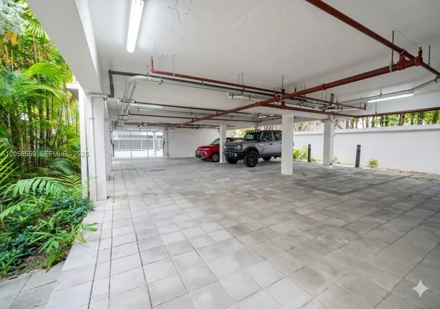 2nd image of 619 Meridian Ave #4, Miami Beach, FL 33139 | MLS# A12056559