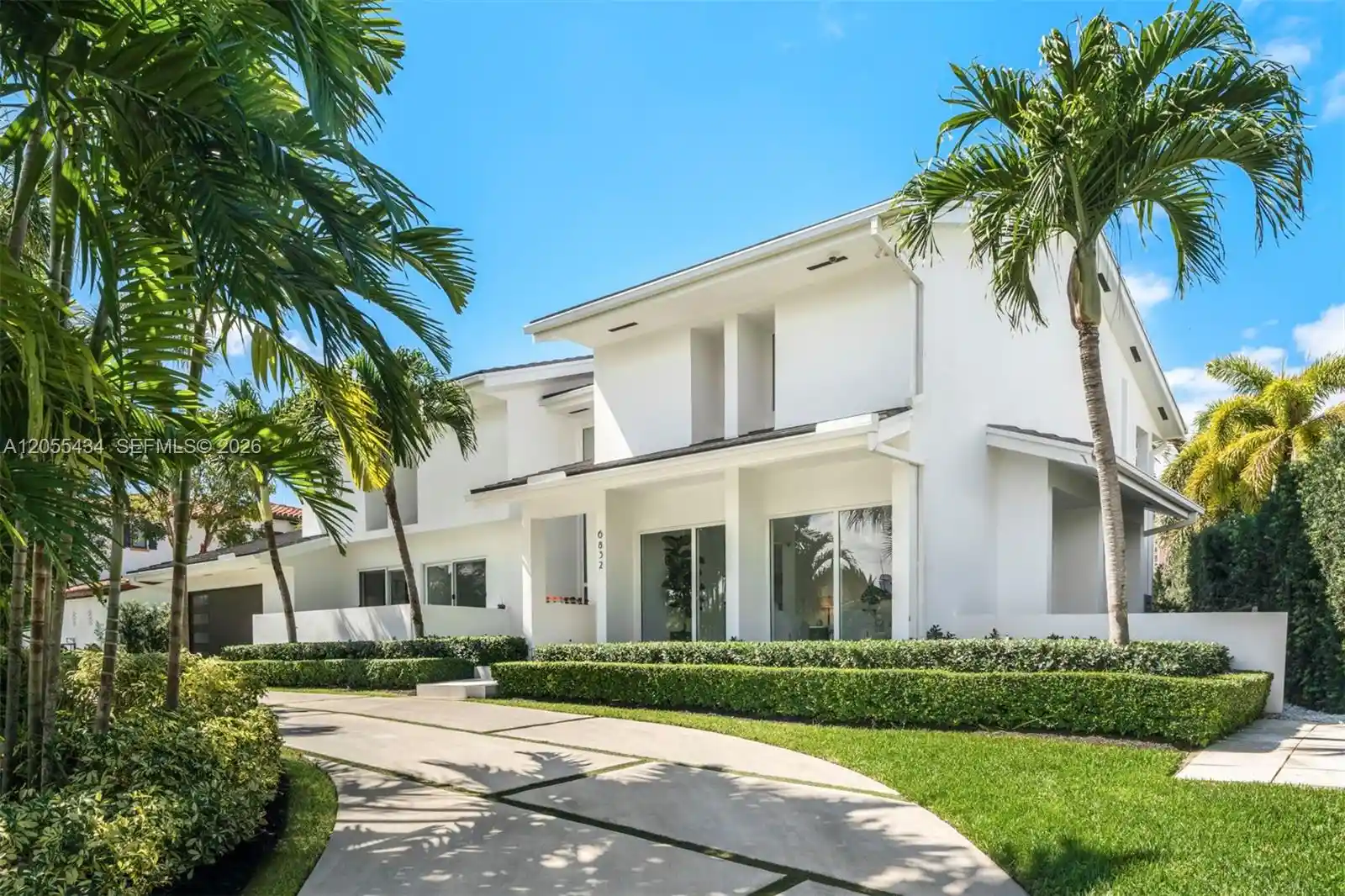 Photo 1 of Mansion for sale at 6832 Sunrise Ct, Coral Gables, FL 33133 | MLS# A12055434 | Listing updated on 2026-10-31