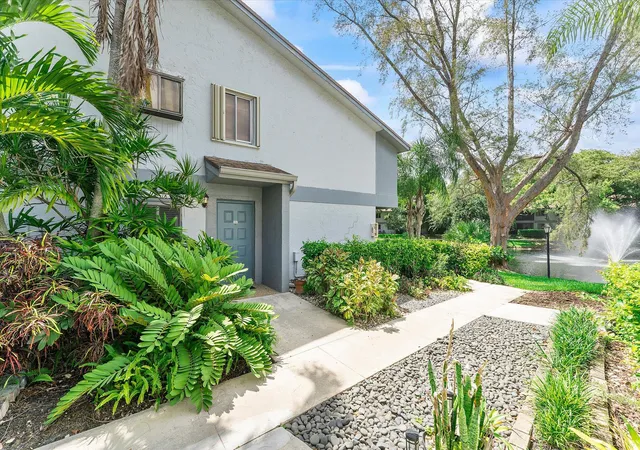 Photo 1 of Condo for sale at 2705 S Oakland Forest Dr #104, Oakland Park, FL 33309 | MLS# B26054445 | Listing updated on 2026-10-01