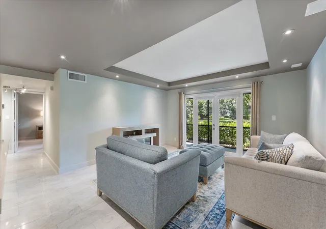 Listing Photo 5 - Condo for sale in building located at 2705 S Oakland Forest Dr, Oakland Park, FL 33309 - Unit #104