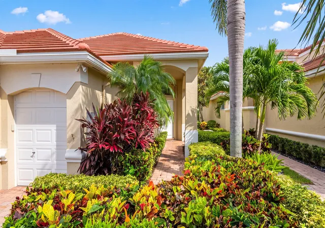 Photo 3 of Single family home for sale at 4674 Hazleton Ln, Lake Worth, FL 33449 | MLS# B26054459 | Listing updated on 2026-09-23