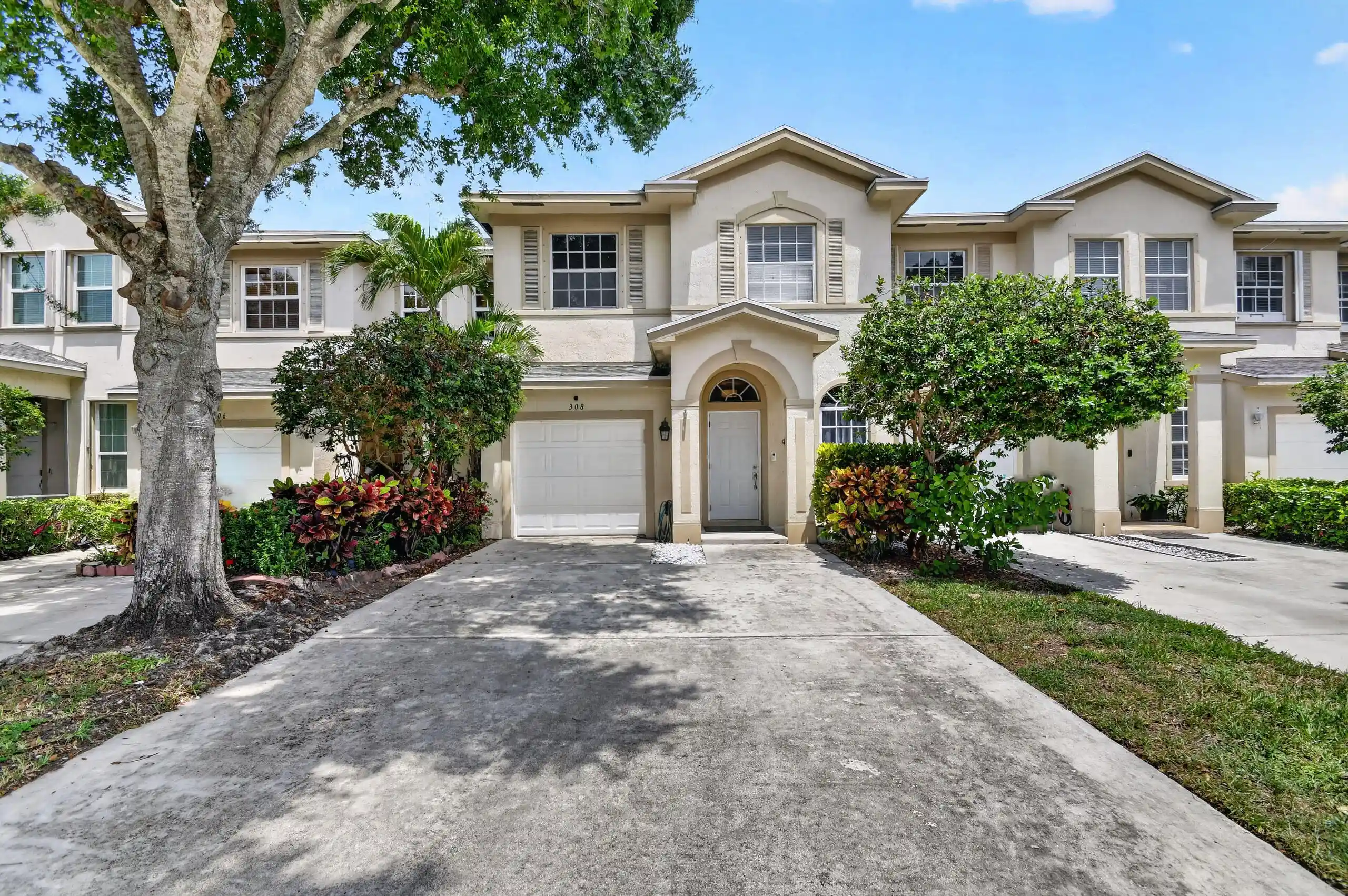 Photo 1 of Townhouse for sale at 308 Spruce St, Boynton Beach, FL 33426 | MLS# B26054484 | Listing updated on 2026-10-19