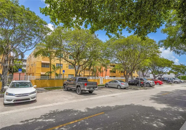 3rd image of 1851 NE 168 Th A8, North Miami Beach, FL 33162