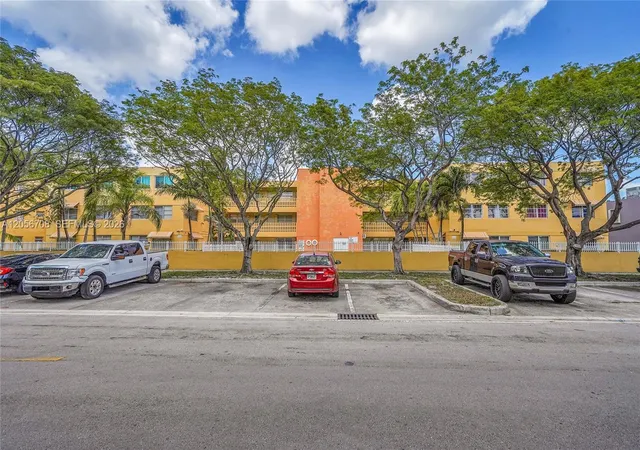 4th image of 1851 NE 168 Th A8, North Miami Beach, FL 33162