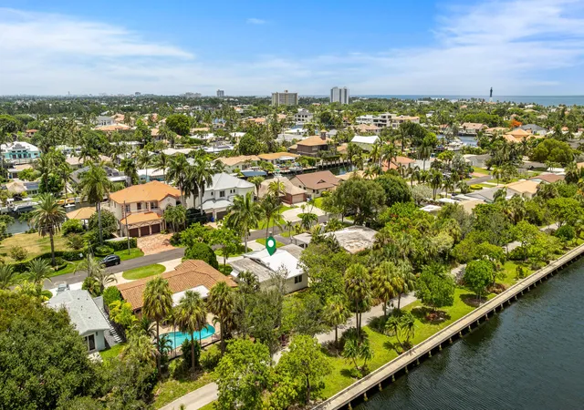 Photo 3 of Single family home for sale at 2870 Ne 18th Street, Pompano Beach, FL 33062 | MLS# B26054558 | Listing updated on 2026-09-21