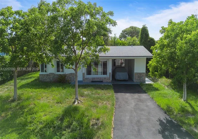 2nd image of 3021 Ne 11th Ter, Pompano Beach, FL 33064 | MLS# A12057000