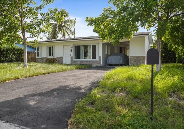 5th image of 3021 Ne 11Th Ter, Pompano Beach, FL 33064 | MLS# A12057000