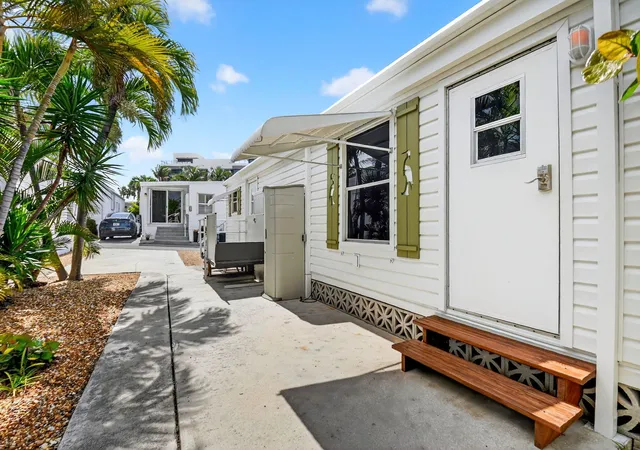 Photo 2 of Manufactured home for sale at 5 Cedar Dr #CD5, Briny Breezes, FL 33435 | MLS# B26054634 | Listing updated on 2026-10-09