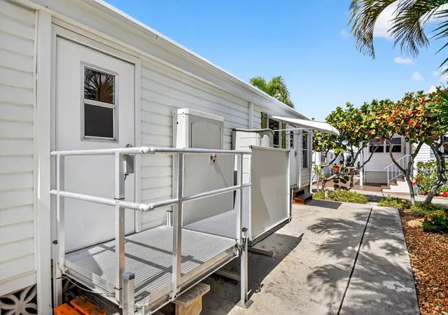 Photo 4 of Manufactured home for sale at 5 Cedar Dr #CD5, Briny Breezes, FL 33435 | MLS# B26054634 | Listing updated on 2026-10-09