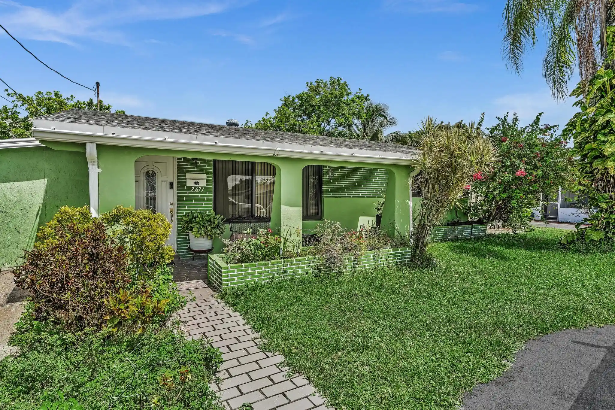Photo 1 of Single family home for sale at 2131 Acapulco Dr, Miramar, FL 33023 | MLS# B26054647 | Listing updated on 2026-10-20
